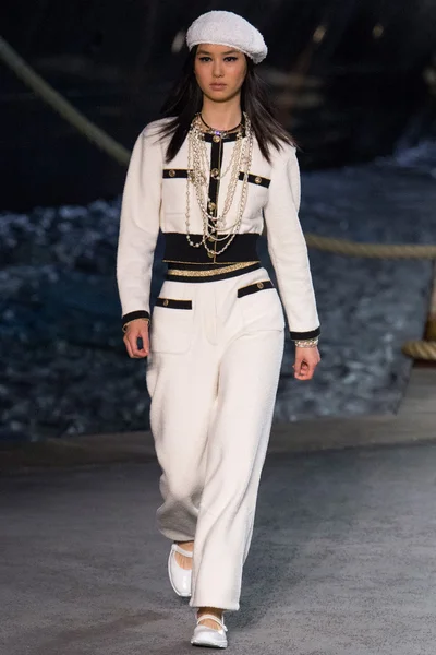 Look 52